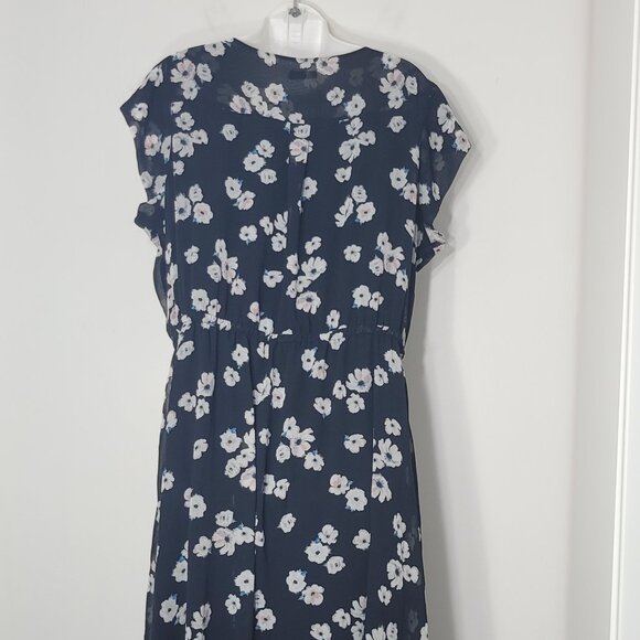 Reitmans Women's Black & White Floral Cap Sleeve V-Neck Wrap Midi Dress - Picture 2 of 12